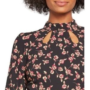 Long-sleeved floral dress in Black 🖤